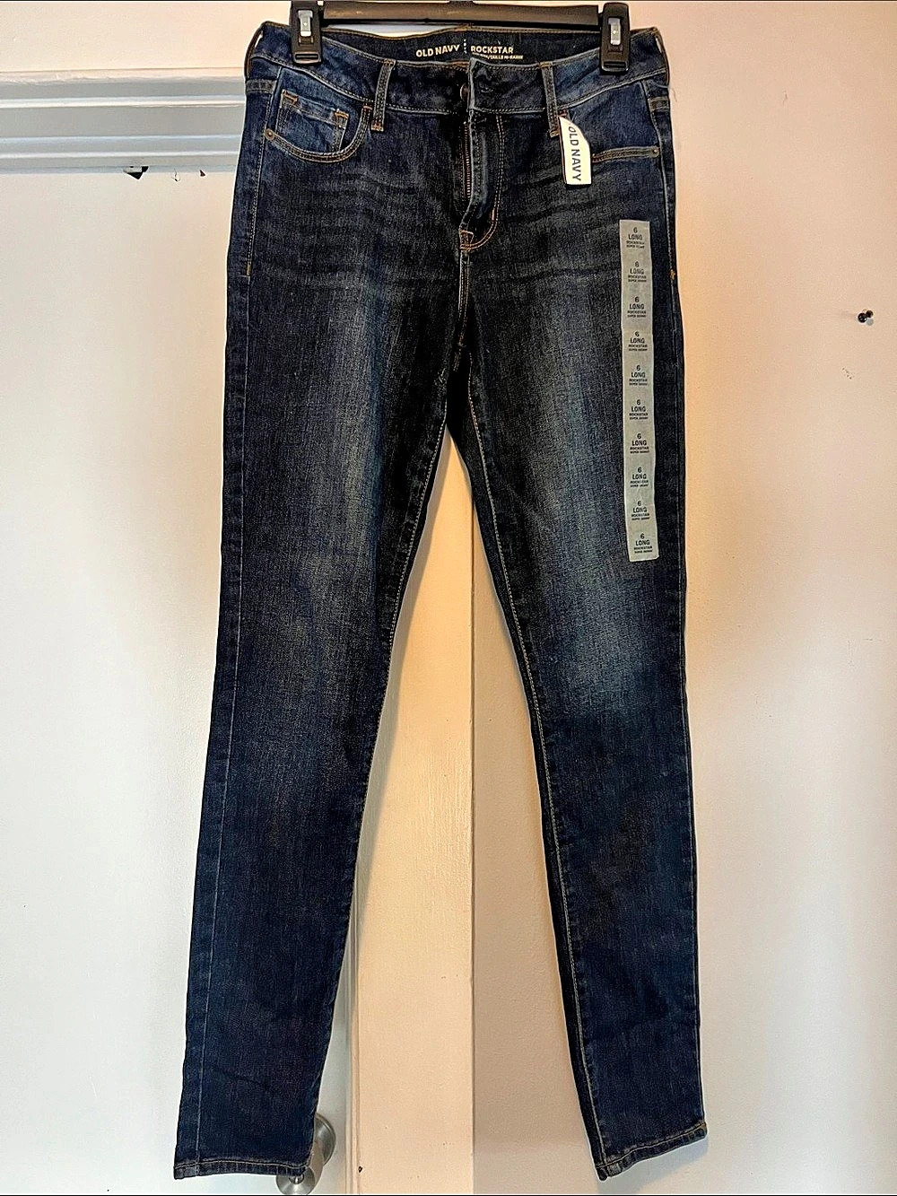Old Navy Rockstar Skinny Jeans NWT